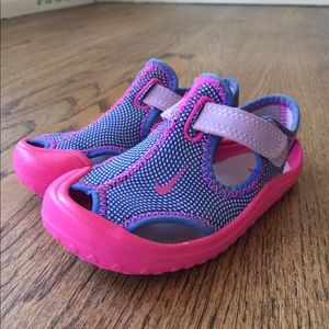 Nike sandals toddler size 7